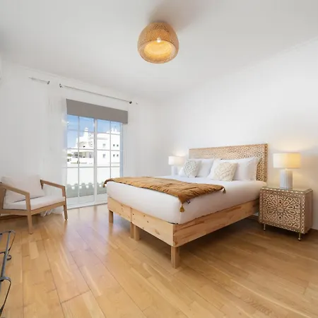 Βίλα Charming With Private Pool By Lovelystay *