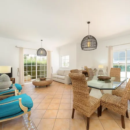 Charming With Private Pool By Lovelystay