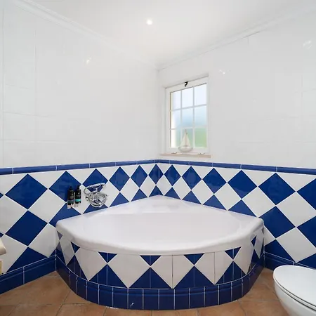 Βίλα Charming With Private Pool By Lovelystay *