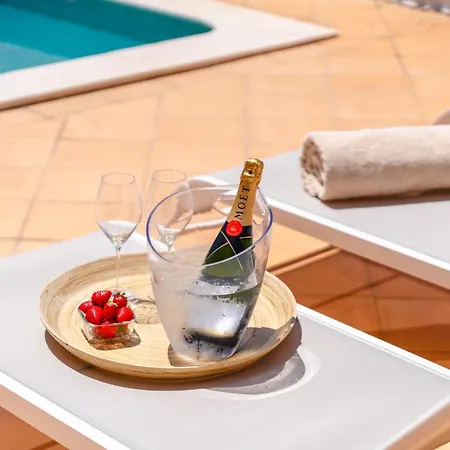 Charming With Private Pool By Lovelystay Αλμπουφέιρα