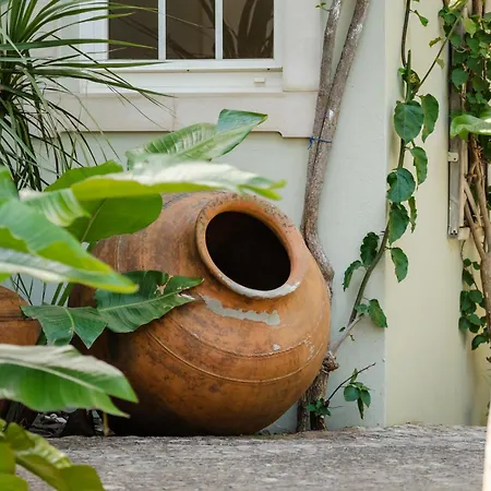 Βίλα Charming With Private Pool By Lovelystay *