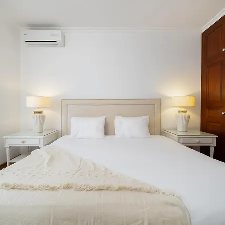 Βίλα Charming With Private Pool By Lovelystay