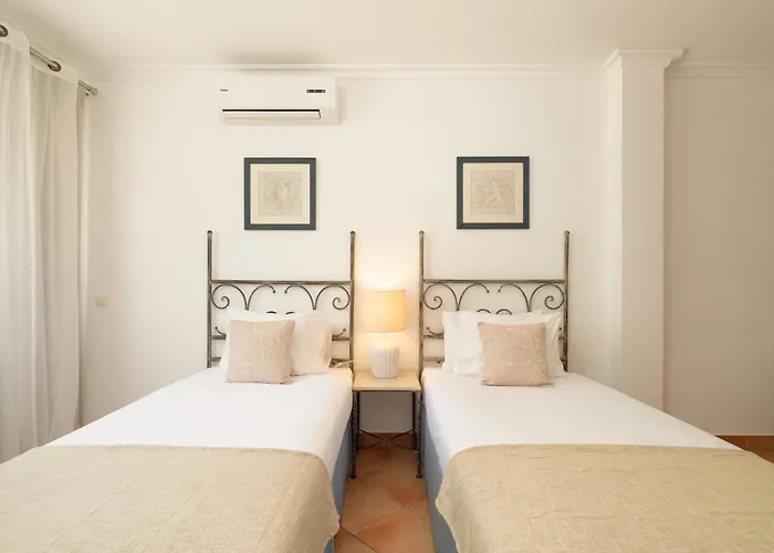 Charming With Private Pool By Lovelystay Albufeira