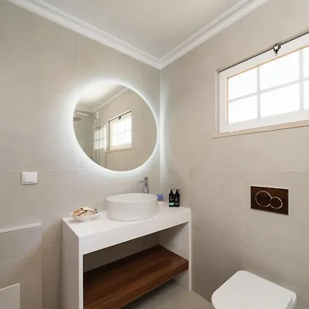 Charming With Private Pool By Lovelystay *