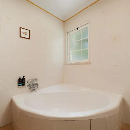 Charming With Private Pool By Lovelystay Willa