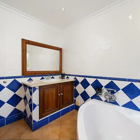 Charming With Private Pool By Lovelystay *