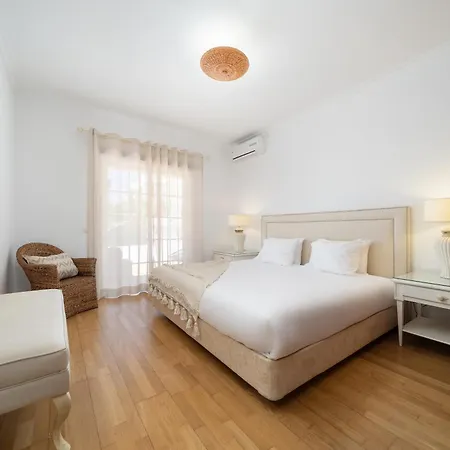 别墅 Charming With Private Pool By Lovelystay