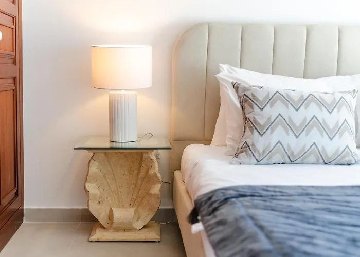 Charming With Private Pool By Lovelystay *