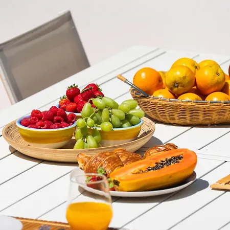 Charming With Private Pool By Lovelystay Willa