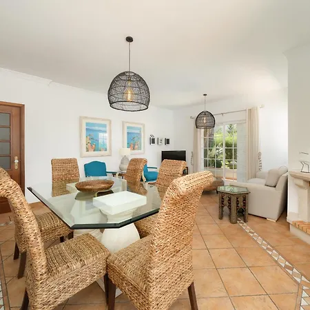 Charming With Private Pool By Lovelystay *